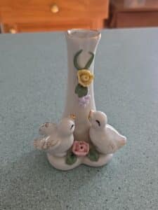 Ceramic-Bird-Bud-Vase-with-Heart-Base