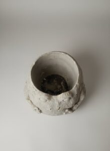 Concrete-Frog-Planter-second-image