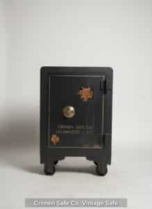 Cronen-Safe-Co.-Vintage-Safe-B