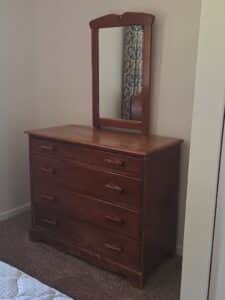 Cushman-Colonial-Creations-Dresser-with-Mirror
