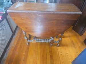 Drop-Leaf-Dining-Table-third-image-1