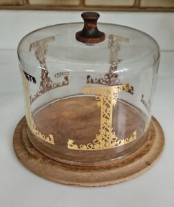Glass-Cake-Dome-with-Wood-Base-in-diameter