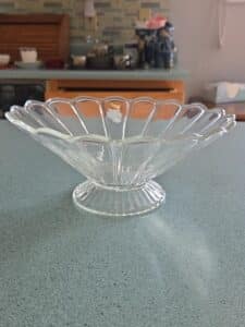 Glass-Pedestal-Bowl-second-image