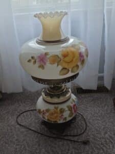 Gone-With-The-Wind-Floral-Hurricane-Lamp