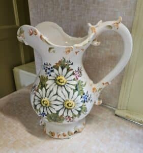 Hand-Painted-Daisy-Pitcher-and-Bowl-Set-third-image