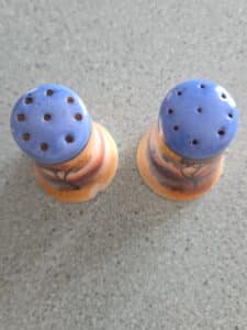 Hand-Painted-Lusterware-Salt-and-Pepper-Shakers-second-image