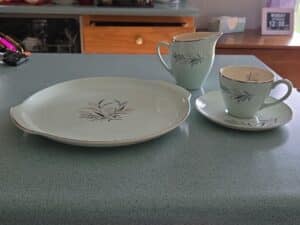 Harmony-House-Gloria-Dinnerware-Set-second-image