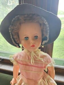 Ideal-Miss-Revlon-Doll-second-image