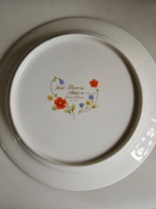 Mikasa-Just-Flowers-Bone-China-Tea-Piece-Set-third-image