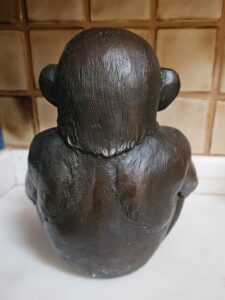 Monkey-Holding-Bowl-Statue-third-image