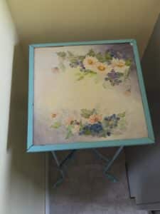 Painted-Metal-Plant-Stand-second-image