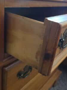 Pine-Drawer-Bedside-Table-second-image
