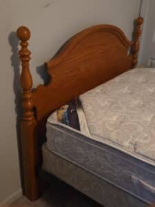 Queen-Size-Oak-Bed-Frame-with-Serta-Mattress-third-image