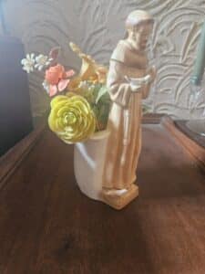 Saint-Francis-Figurine-second-image