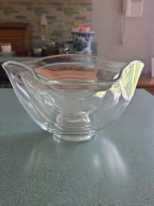 Set-of-Asymmetrical-Glass-Bowls-second-image