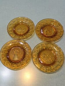 Tiara-Amber-Glass-Nursery-Rhyme-Plates-Set