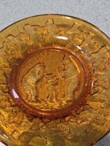 Tiara-Amber-Glass-Nursery-Rhyme-Plates-Set-fourth-image