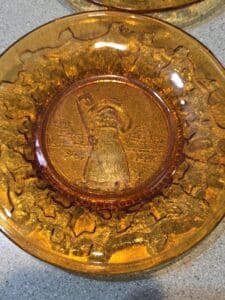 Tiara-Amber-Glass-Nursery-Rhyme-Plates-Set-second-image