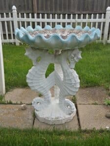 Triple-Seahorse-Cement-Bird-Bath-second-image
