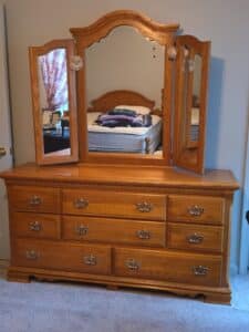 Vaughan-Bassett-Dresser-with-Mirror