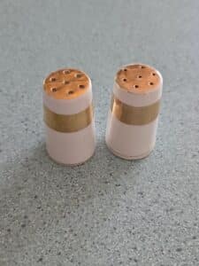 Vintage-Ceramic-Salt-and-Pepper-Shakers