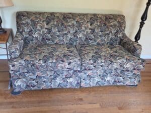 Vintage-Floral-Sofa-second-image