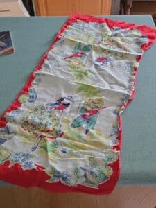 Vintage-Hispanic-Dancers-Dresser-Scarf-second-image