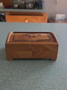 Vintage-Scottie-Dog-Marquetry-Trinket-Box-second-image