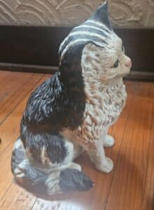 Vintage-Tabby-Cat-Figurine-third-image
