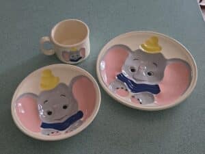 Vintage-Walt-Disney-Dumbo-Plate-Bowl-Mug-Set