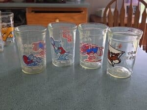Welchs-Tom-and-Jerry-Jelly-Jar-Glasses-Set