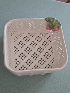 White-Ceramic-Fruit-Basket-second-image