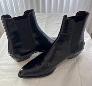 Womens-Black-Leather-Chelsea-Boots-second-image