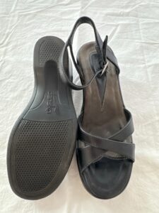 Womens-Black-Leather-Wedge-Sandals-second-image