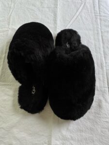 Womens-Black-UGG-Fluff-Yeah-Slides