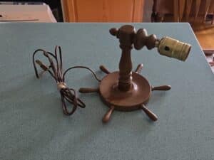 Wooden-Nautical-Ship-Wheel-Table-Lamp