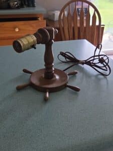 Wooden-Nautical-Ship-Wheel-Table-Lamp-second-image