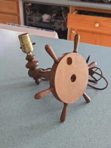 Wooden-Nautical-Ship-Wheel-Table-Lamp-third-image
