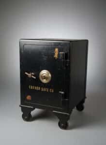Cronen-Safe-Co.-Vintage-Safe
