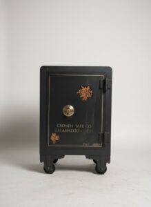 Cronen-Safe-Co.-Vintage-Safe-B