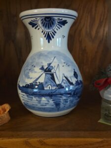 Delft-Blue-Vase