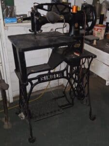 Singer-Model-New-Family-Treadle-Sewing-Machine