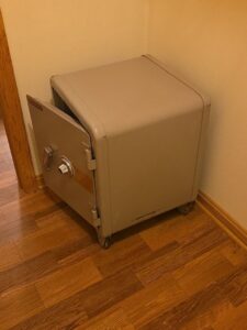 Vintage-Sentry-Fire-Safe-fourth-image