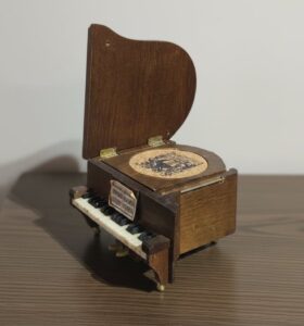 Wooden-Piano-Coaster-Set