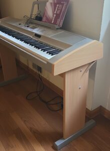 Yamaha-Portable-Grand-DGX-Keyboard-third-image