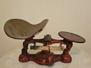 Antique-Cast-Iron-Balance-Scale