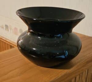Black-Amethyst-Glass-Vase