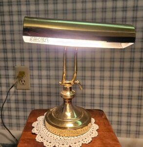 Brass-Bankers-Piano-Lamp-second-image