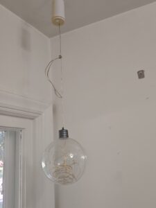Clear-globe-pendant-light-with-string-lights