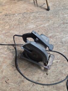 Craftsman-or-inch-circular-saw-second-image